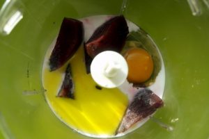 retete pentru copii, clatite cu sfecla, retete cu sfecla pentru copii