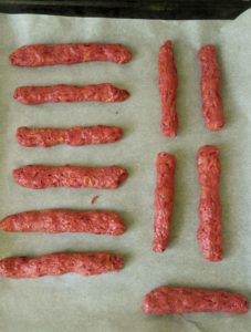 gustare pentru copii, grisine cu sfecla, retete cu sfecla pentru copii, retete sanatoase pentru copii, diversificare, grisine, biscuim, retete biscuim