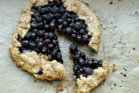 diversificare, biscuim, retete biscuim, tarta rustica cu afine, retete de tarta, retete de gustari pentru copii, idei de gustari sanatoase, retete rapide pentru copii